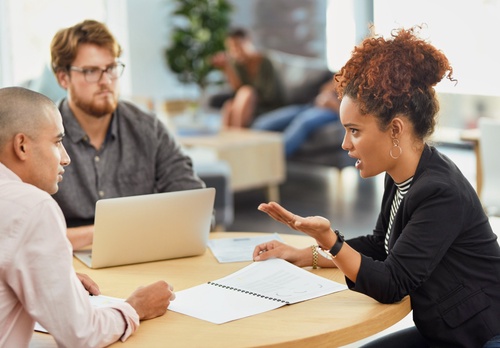La violence économique, un fléau discret | Conseiller