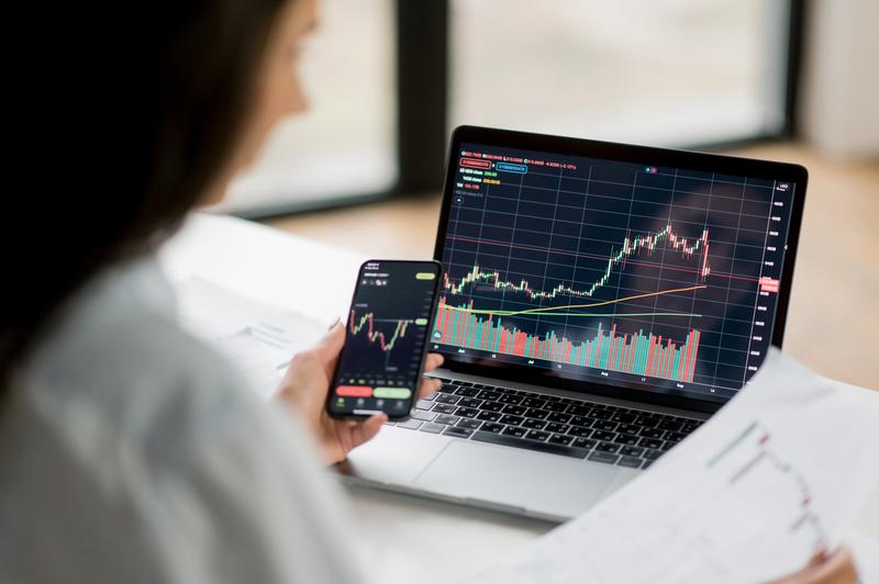 Les CCAÉ et leurs différences avec les FNB | Finance et Investissement