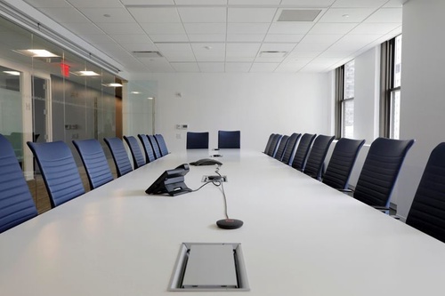 CD&R et Warburg Pincus déposent une offre conjointe pour Canaccord Wealth, selon des sources