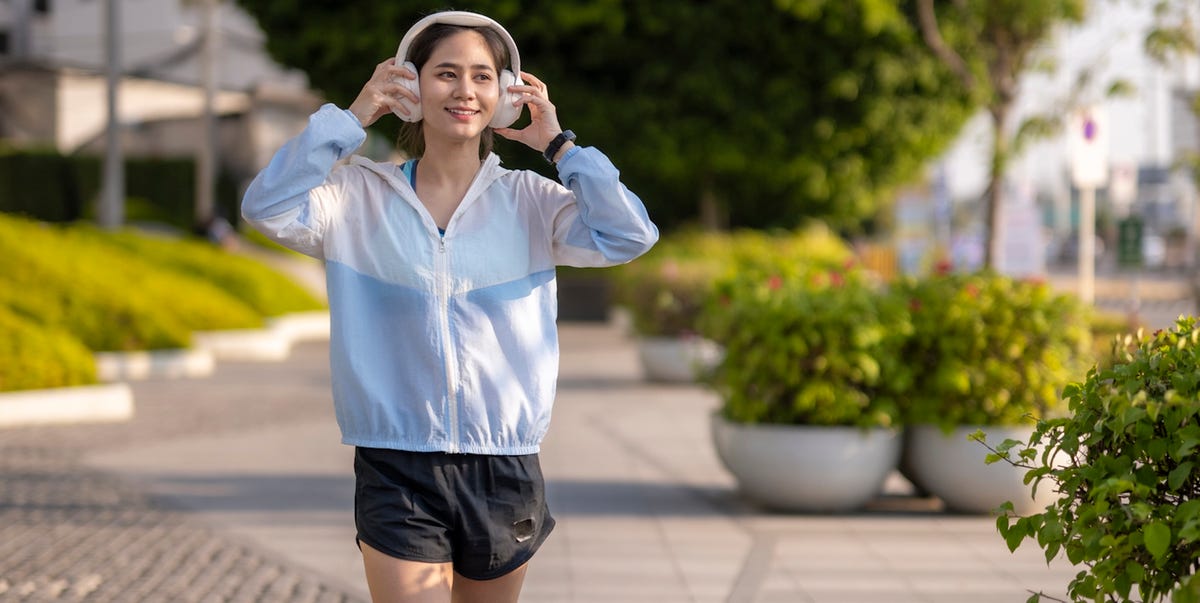 These 7 bioscience-backed longevity habits will *actually* help you feel better for longer