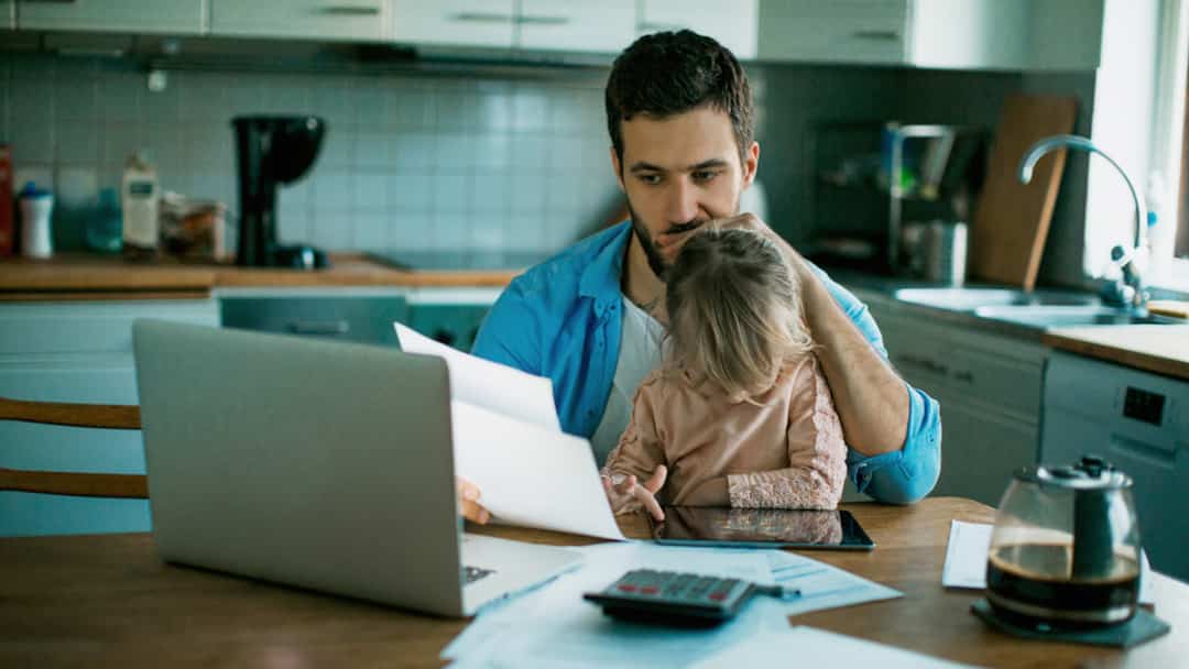 Charge mentale des parents : pourquoi elle épuise