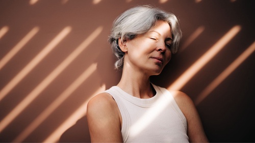 The brain starts to rest just '2 minutes' into meditation, new study says - here's how to get there