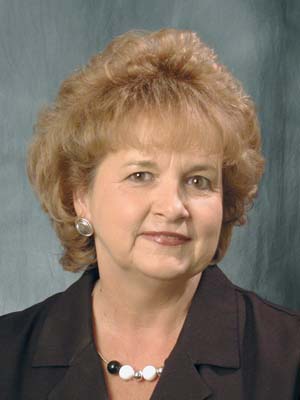 Photograph of Linda Bragg